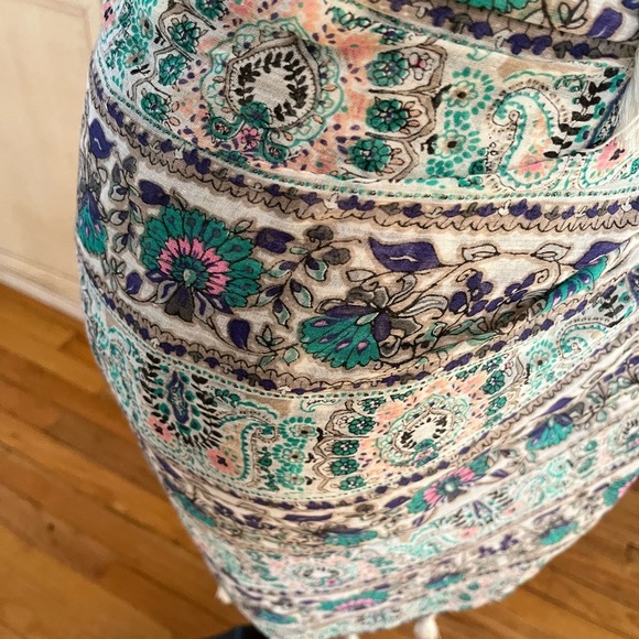 American Eagle Outfitters multicolored Floral print,tassels use as scarf sarong - Picture 10 of 11